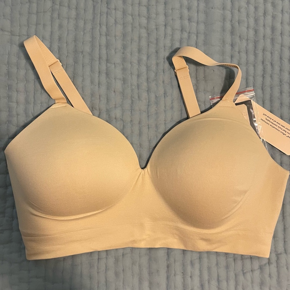 NEW Truekind Wireless Shaping Bra Sz L